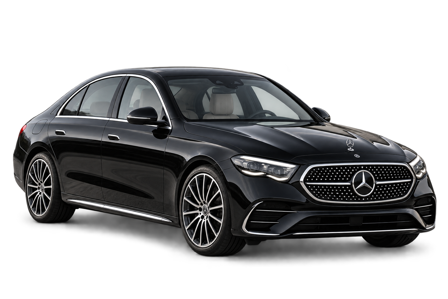 Mercedes-Benz E-Klasse in Schwarz, freigestellte Dreiviertelansicht